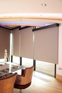 Silent Gliss 4960 Mains-operated Roller Blind